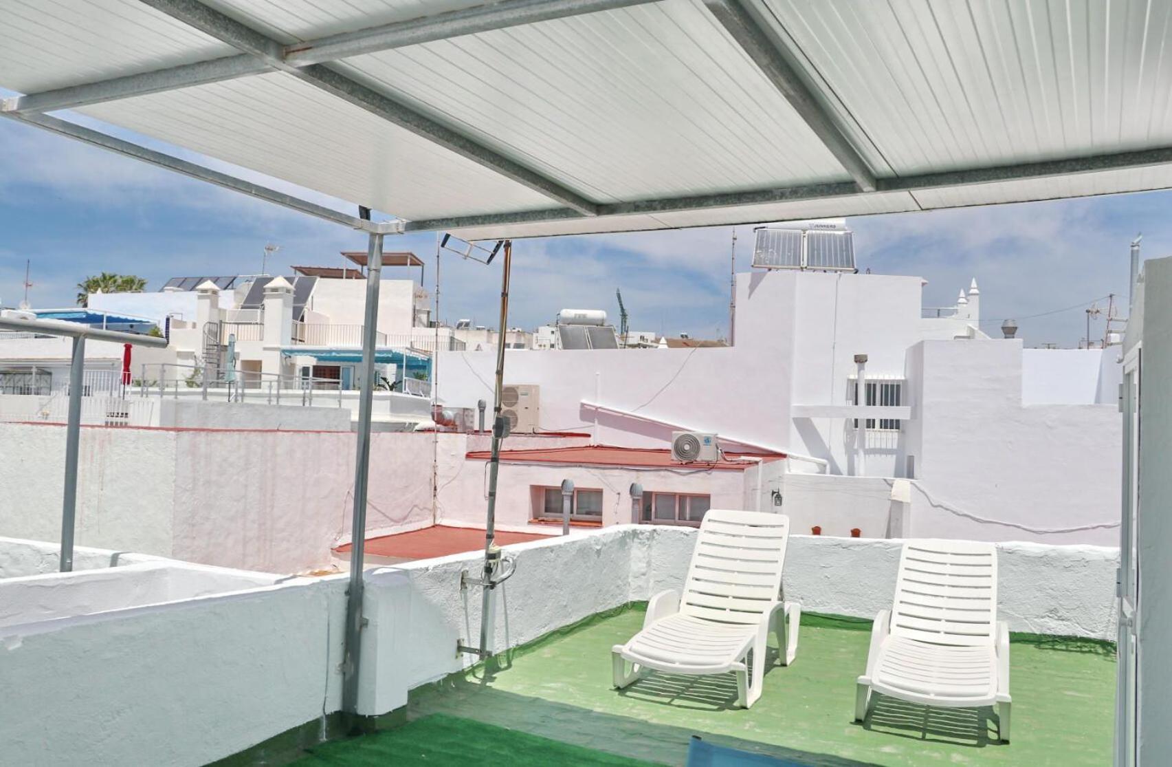 Habitacion Velarde โกนิล เด ลาฟรอนเตรา ภายนอก รูปภาพ